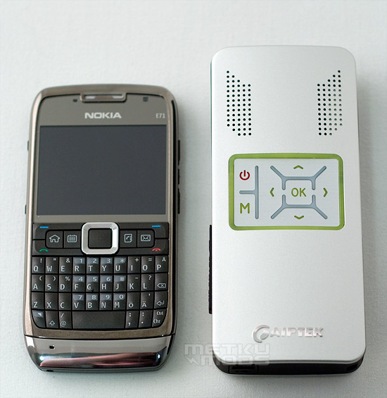 Aiptek PocketCinema V10 mini projector