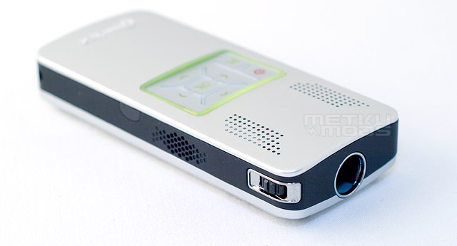 Aiptek PocketCinema V10 mini projector