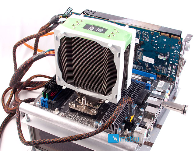 Ilmajäähyt vastakkain - Arctic Cooling vs. Thermaltake