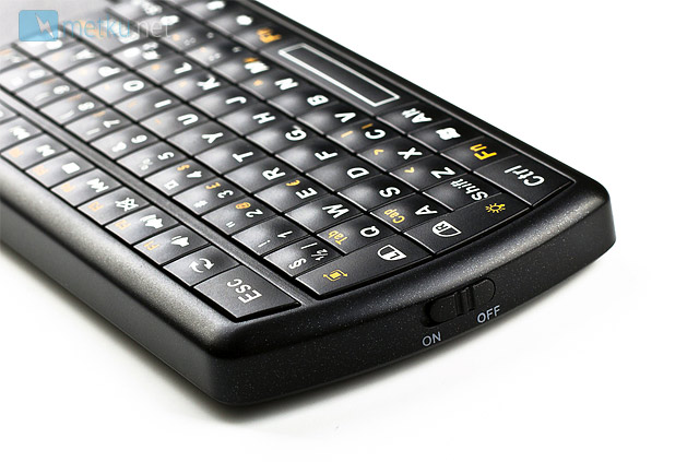 Chill Innovation KB-1BT -mininäppis Bluetoothilla - Pieni näppäimistö/touchpad -combo Bluetoothilla